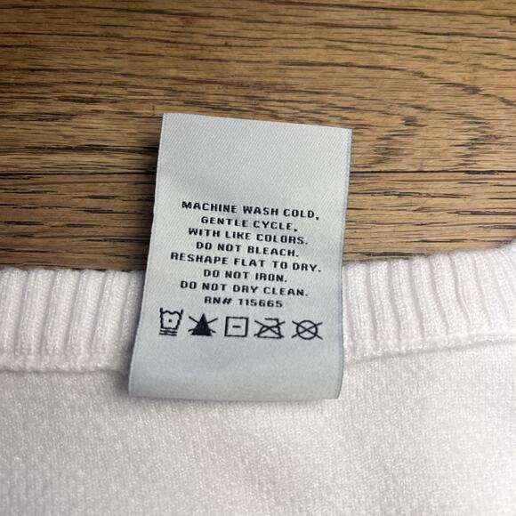 Hello Kitty and Friends Women Juniors Large Sweater Angel Intarsia Christmas $59 - Picture 6 of 16